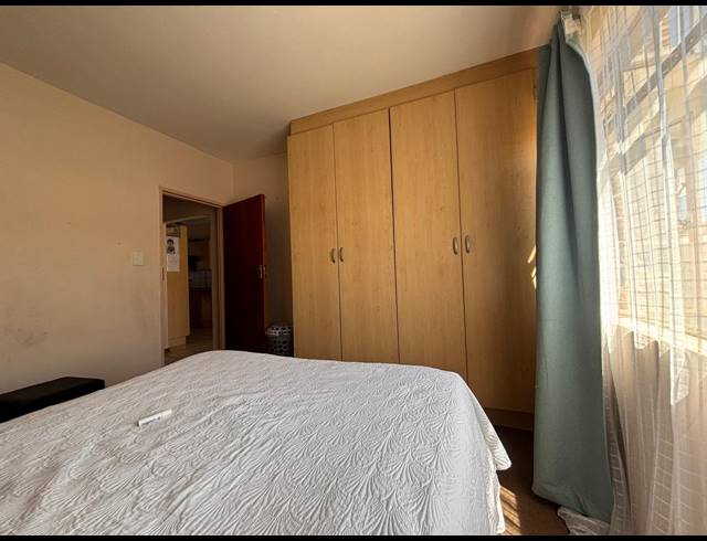 2 BEDROOM APARTMENT TO LET IN PELLISSIER
